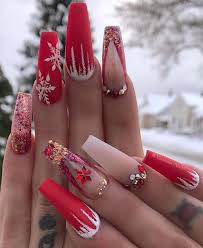 Gorgeous Red Coffin Shaped Christmas Nails With White Snowflake Christmasnails Christmasnailart Cute Christmas Nails Christmas Nails Acrylic Christmas Nails
