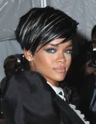 Contrasting Blonde Highlights Black Hair With Highlights Hair Highlights Hair Styles