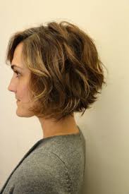 12 Stylish Bob Hairstyles For Wavy Hair Popular Haircuts Wavy Bob Haircuts Wavy Bob Hairstyles Hair Styles