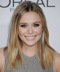 Elizabeth Olsen Long Straight Dark Blonde Hairstyle With Light Blonde Highlights Hair Styles Dark Blonde Hair Color Elizabeth Olsen