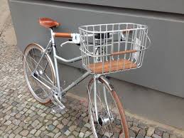 Rakete Meral Mit Brooks Korb Und Supernova Licht In Silber Metallic Rakete Fahrrader Fahrrad Fahrradkorb Korb