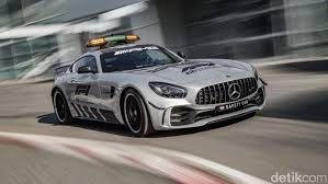 Ngebut Dengan Safety Car Formula 1 Paling Kencang Yang Pernah Ada Mercedes Amg Formula 1 Mobil Balap
