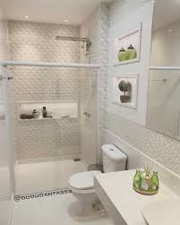 Banheiro Clean Destaque Para O Revestimento 3d Da Ceusa Decoracao Banheiro Pequeno Azulejo Banheiro Decoracao Do Banheiro
