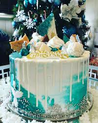 40 Enjoy Easy And Delicious Cakes With These Amazing Christmas Cake Ideas Christmas Cake Best Christmas Cake Recipe Holiday Cakes