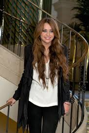 Miley Cyrus Photo 244262 Theplace2 Ru Miley Cyrus Long Hair Miley Cyrus Hair Miley Cyrus Brown Hair