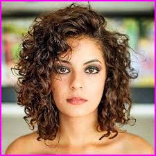 Best Short Haircuts For Curly Hair Round Face 2019 Check These Latest Curly Short Hairstyles Best S Curly Hair Styles Wavy Haircuts Haircuts For Curly Hair