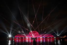 Look Christmas At Kew Lights Installation In London S Kew Gardens Entertainment Photos Gulf News