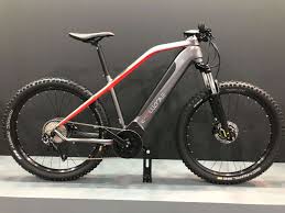 In Zusammenarbeit Mit Hoehldesign Und Pininfarina Wurde Eine Neue Batterie Entwickelt Die Schier Die Doppelte Kapazitat Gegenuber Mit In 2020 E Bike Pedelec Batterien