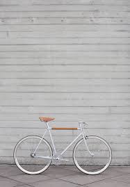 A Minimal 2 Speed City Bike Has More Than Meets The Eye Bicycle White Bike City Bike