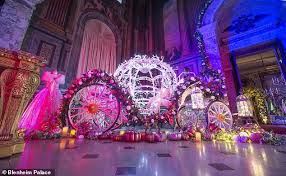 Britain S Stately Homes Get Dressed Up For Christmas Blenheim Palace Christmas Blenheim Palace Christmas Celebrations