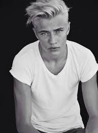 Lucky Blue Smith Lucky Blue Smith Blonde With Blue Eyes White Hair Men Lucky Blue