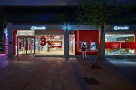 Santander S Smart Red Universal Branch Of The Future Retail Interior Design Branch Design Showcase Design