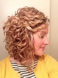 Natural Curly Hairstyles For White Women Google Search Short Curly Haircuts Hair Styles Curly Hair Styles
