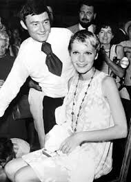 Hair Designer Vidal Sassoon And Actress Mia Farrow Vidal Sassoon Vidal Sassoon Haircut Mia Farrow