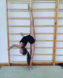 Espero Um Dia Conseguir Isso Kskss Gymnastics Workout Acro Dance Gymnastics Flexibility
