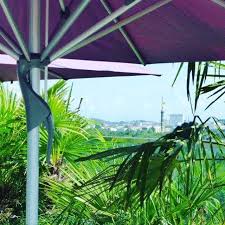 Himmel Uber Berlin Mit Blick Auf Die Goldelse Auf Der Dachterrasse Des 25h Hotel Konnt Ihr Unter Den Von Uns Gelieferte In 2020 Terrasse Dachterrasse Sonnenschirm