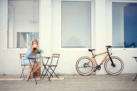 Es Gibt Schone Alternativen Aus Nachhaltigen Materialien Wie Bambus Und Holz Auch Recycling Ist Ein Toller Weg Um Ein Neues Nach Bambus Fahrrad Bambusfahrrad