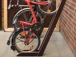 Fahrradstander Selber Bauen In 2020 Fahrrad Wandhalterung Selber Bauen Fahrrad Aufbewahrung Fahrrad Wandhalterung