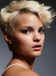 Famed Stars Brianna Hildebrand Biography Body Statistics Family Career Favorites Facts In 2020 Brianna Hildebrand Short Hair Styles Eyebrow Images