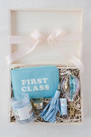 Diy Gift Guide How To Build The Perfect Gift Box Lauren Conrad Art Christmas Gifts Holiday Gift Box Diy Gift Guide