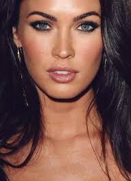 Megan Fox Third Pic In A Row Love De Serie Light Blue Eyes Small Nose Pink Open Mouth Teeth Wave Long Black Megan Fox Eyebrows Megan Fox Makeup Megan Fox