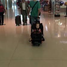 Clek On Instagram This Is How Easy Airport Travel Can Be With The Right Gear In Tow Repost Kat Travel With Kids Airport Travel Family Friendly Travel