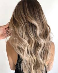 A Blonde Balayage For The Ages Neutral Light Brown Root Shade Fading Into The Perfect Highlighted Plati Gorgeous Hair Color Balayage Hair Beautiful Hair Color