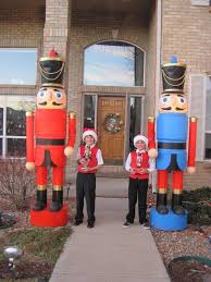Diy Nine Foot Nutcrackers Christmas Yard Decorations Christmas Decorations Diy Outdoor Outdoor Christmas