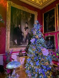 Blenheim Palace Dressed For The Holidays Private Newport In 2020 Blenheim Palace Blenheim Damask Wall