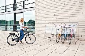 Ceratum Trio Classic Abschliessbare Platzsparende Fahrradgarage Fur 4 Rader B 210 Schloss Rechts Fahrradgarage Fahrrad Fahrrad Unterstand