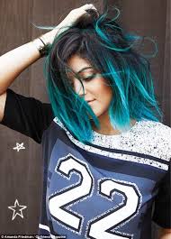 Kylie Jenner Rocks Edgy Blue Ombre For Girlfriend Cover Short Hair Color Hair Styles Turquoise Hair
