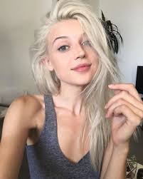 Elizabeth Liz Bowers White Blonde Hair Blonde Hair Pale Skin Hair Pale Skin