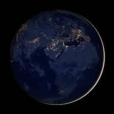 Doar cosmonautii si extraterestrii au ocazia sa vada aceste imagini superbe, (realizate cu ajutorul satelitilor), imagini ale unei planete fara pereche (cel. PÄƒmant Africa Glob Orase Lumini SpaÅ£iu Noapte Satelit PlanetÄƒ Cer OraÈ™ Pikist