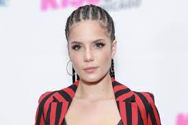 Halsey was at budx miami performing her set. Halsey Calls Out Hotels That Only Offer White People Shampoo Teen Vogue