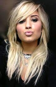 Somewhat magical and with a touch of color, this cut is both glam and cute. Http Media Cache Ak0 Pinimg Com 736x Ab 78 4e Ab784e2b456aee591cc3e5cf001b1330 Jpg Demi Lovato Hair Demi Lovato Haircut Hair Styles