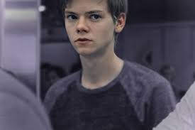 Check out this biography to know about his childhood, family life, achievements and other facts related to his life. 10 Potret Thomas Brodie Sangster Yang Kian Memesona Di Usia 30 Tahun