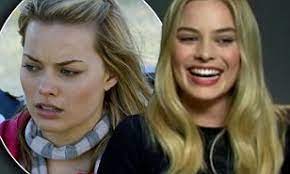Margot robbie has opened up about her experiences on neighbours in a very entertaining way. Margot Robbie Says She Begged Neighbours Producers To Kill Her Character Off The Show Daily Mail Online