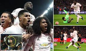Man utd take on psg at old trafford with three crucial points on the line as both teams look to grab qualification to the knockout. Psg 1 3 Manchester United 3 3agg Last Gasp Marcus Rashford Var Penalty Seals Quarter Final Spot Daily Mail Online