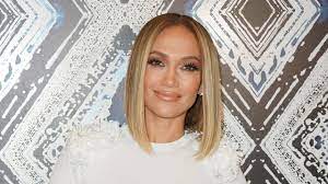 I mean there's her complete inability to age (seriously how does she look like that at 48), the fact rita hazan is responsible for the hair colours of some our favourite celebs, including beyoncé, katy perry, jessica simpson and of course our beloved jennifer. Jennifer Lopez S Blonde Bob Is The Fall Hair Inspiration We Need Allure
