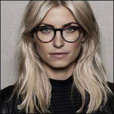 Halblange haare mit beach waves. Frisuren Mittellang Stufig Mit Pony Und Brille Frisuren Damenfrisuren Bobfrisuren Frisur Wenn Sie Lena Gercke Frisur Pony Frisur Brille Haare Schneiden