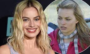 Robbie landed a role on neighbours in 2008 despite the fact she felt her audition was terrible. Margot Robbie Reveals She Thought Her Role In Neighbours Would Be The Pinnacle Of Her Career Daily Mail Online
