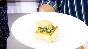 Decouvrez La Nouvelle Recette Du Jour Chroniqueuse Cecile Dorseuil Ingredients 300g De Poulet Roti 400g Vol Au Vent Recettes De Cuisine Epinard