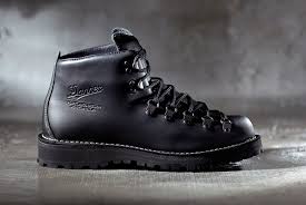 Danner Boots Spectre Mountain Light Ii Giveaway Danner Boots Boots Fashion Boots