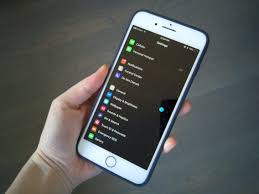 One Small Tweak Will Let You Use Your Iphone In Dark Mode Iphone Apple Products Ipad
