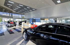 Christmas Showroom At Mercedes Benz Of Naples Mercedes Benz Service Car Showroom Mercedes Benz Dealer