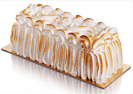 Une Omelette Norvegienne Est Un Dessert Constitue De Glace A La Vanille Recouverte De Meringue Posee Sur Un Fond Omelette Norvegienne Omelette Omelettes