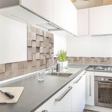 Une Credence Qui Donne Du Relief A Votre Mur Dans Des Tons Naturels De Bois Cette Credence En Alu Va Venir Habille Cuisine Aluminium Credence Cuisine Credence