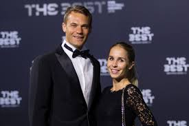 Verliebter neuer zeigt seinen größten fang: Manuel Neuer Ex Freundin Kathrin Gilch Wurde Von Seiner Hochzeit Uberrascht Gala De