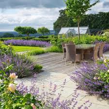 Inspiration Societyofgardendesigners A Membership Of Predominantly Brilliant Uk Garden Designers English Garden Design Garden Design Pictures Cottage Garden