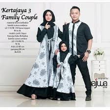 Baju Couple Keluarga 2 Anak Perempuan Couple Keren | beberapa varian diantaranya baju couple pasangan muslim dan baju couple keluarga muslim.